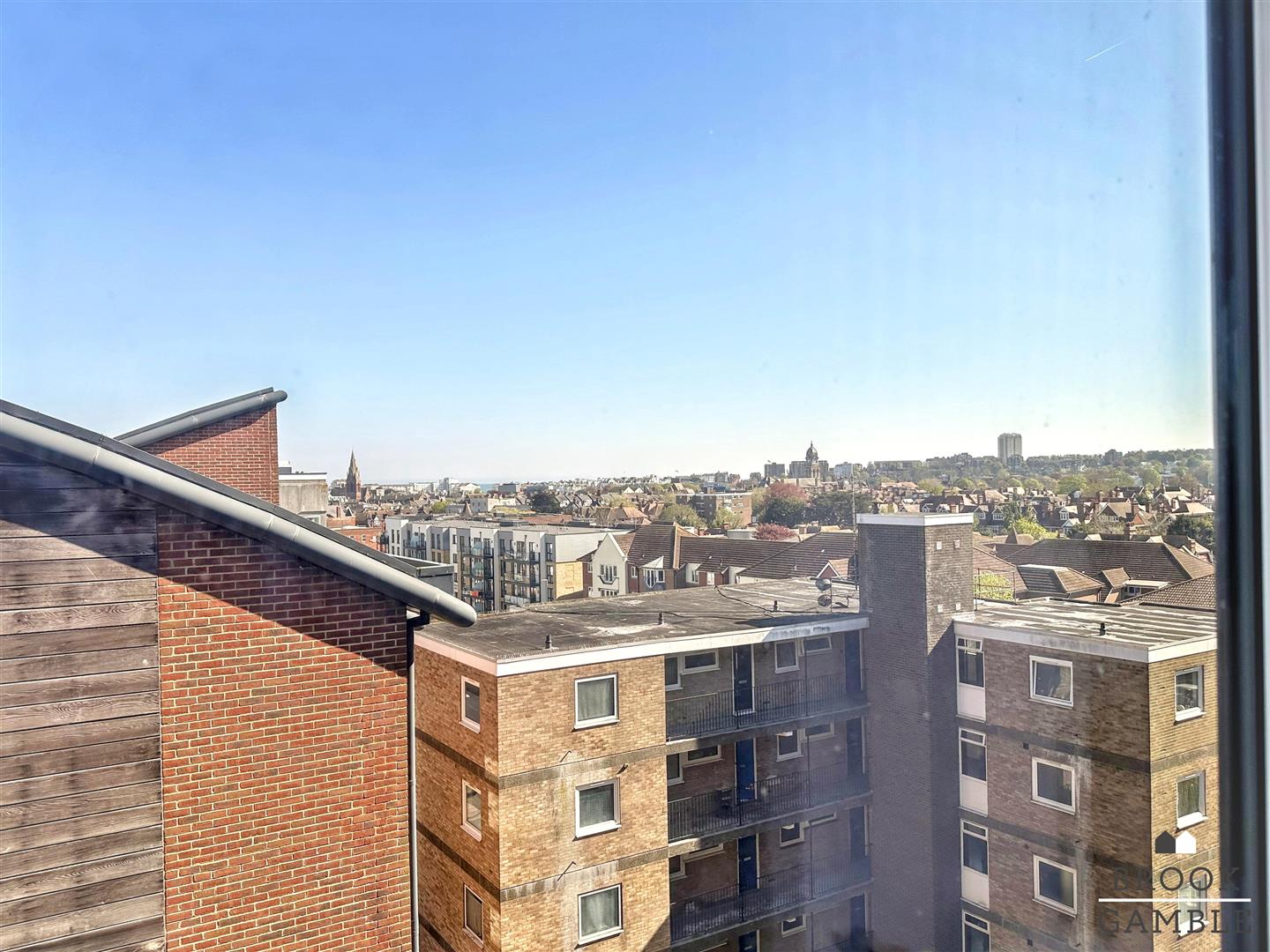 1 Bedroom Flat. Upperton Road in Eastbourne, East Sussex 10
